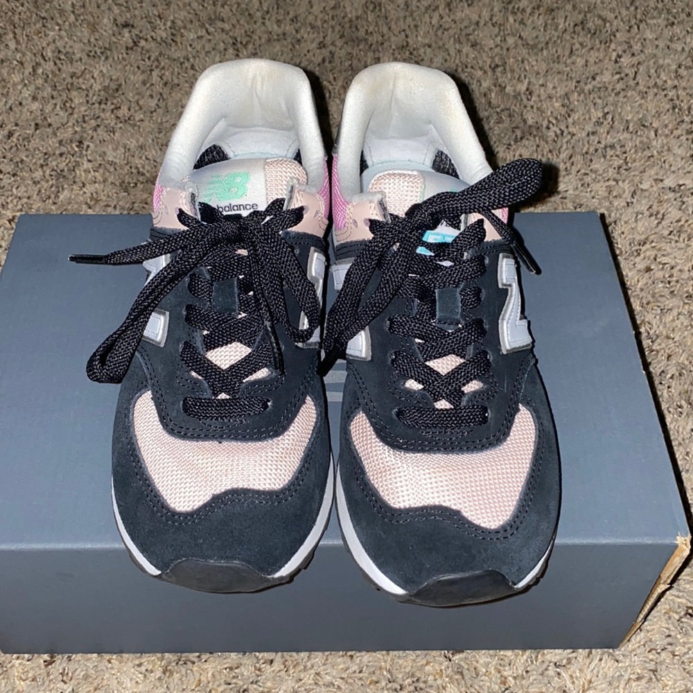 Women’s new balance shoes
